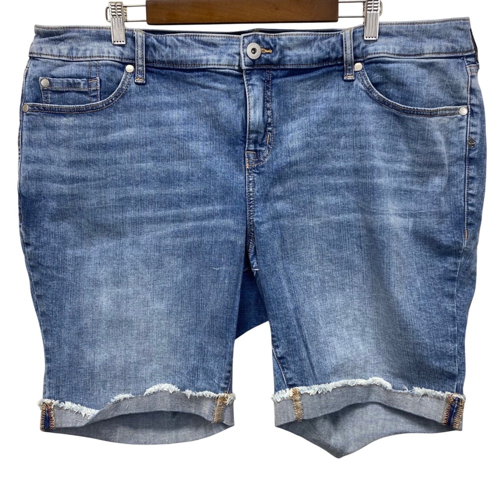 Torrid Denim‎ First At Fit Bermuda Shorts Womens 22 Blue Medium Wash Frayed Cuff